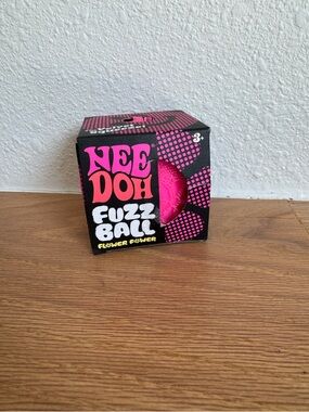 Needoh fuzzball flower power in pink